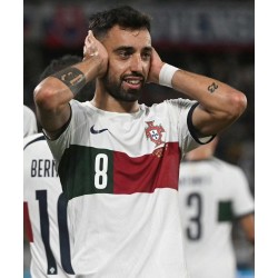 Héroe de 29 cumpleaños, Fernandes enciende la victoria de Portugal